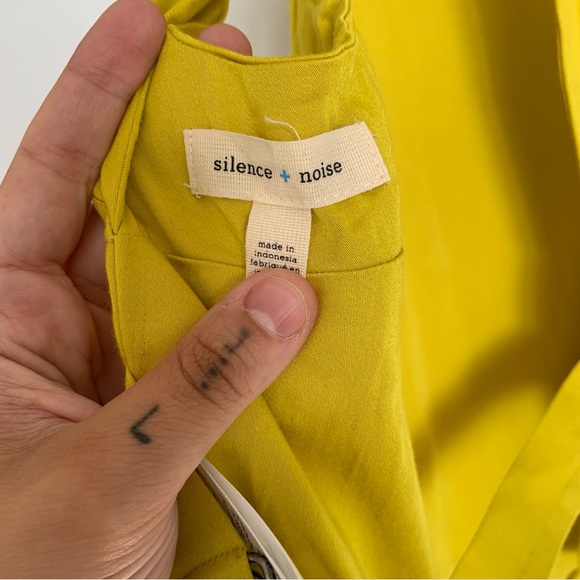 SILENCE + NOISE OPEN BACK FUNKY TANK TOP - Picture 7 of 8